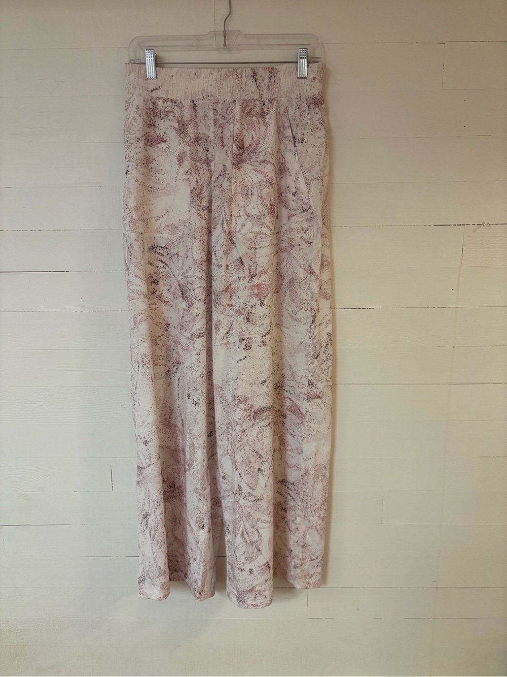 Lululemon Dance Studio Mid Rise Printed Pants Pink Size 8